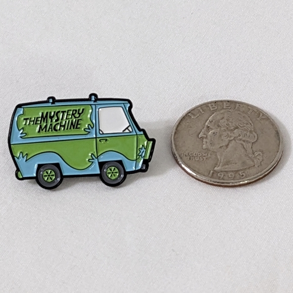 Scooby Doo The Mystery Machine Van Enamel Pin, Brooch, NEW - Picture 3 of 5